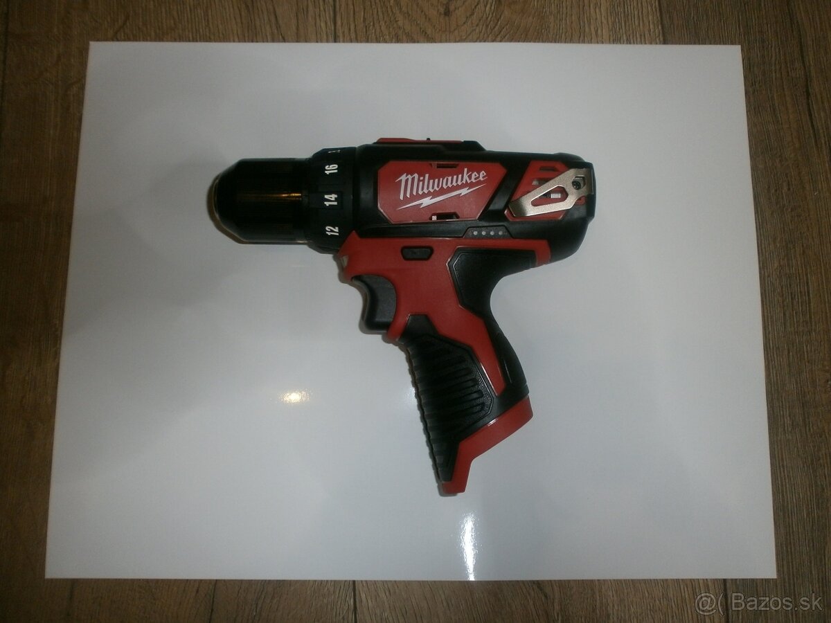 Kompaktna vrtacka Milwaukee M12BDD-0