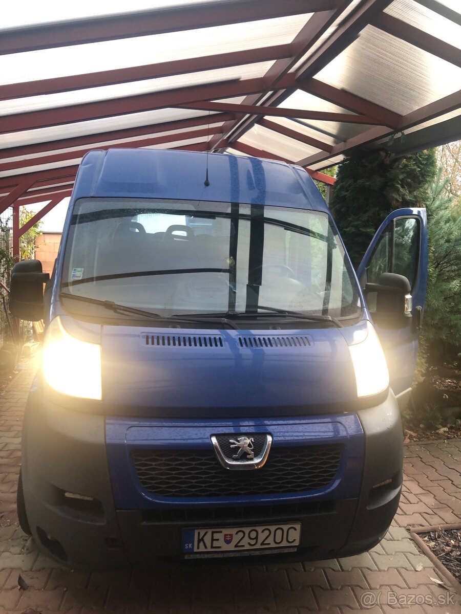 Peugeot Boxer 2,2D,7 miestne.