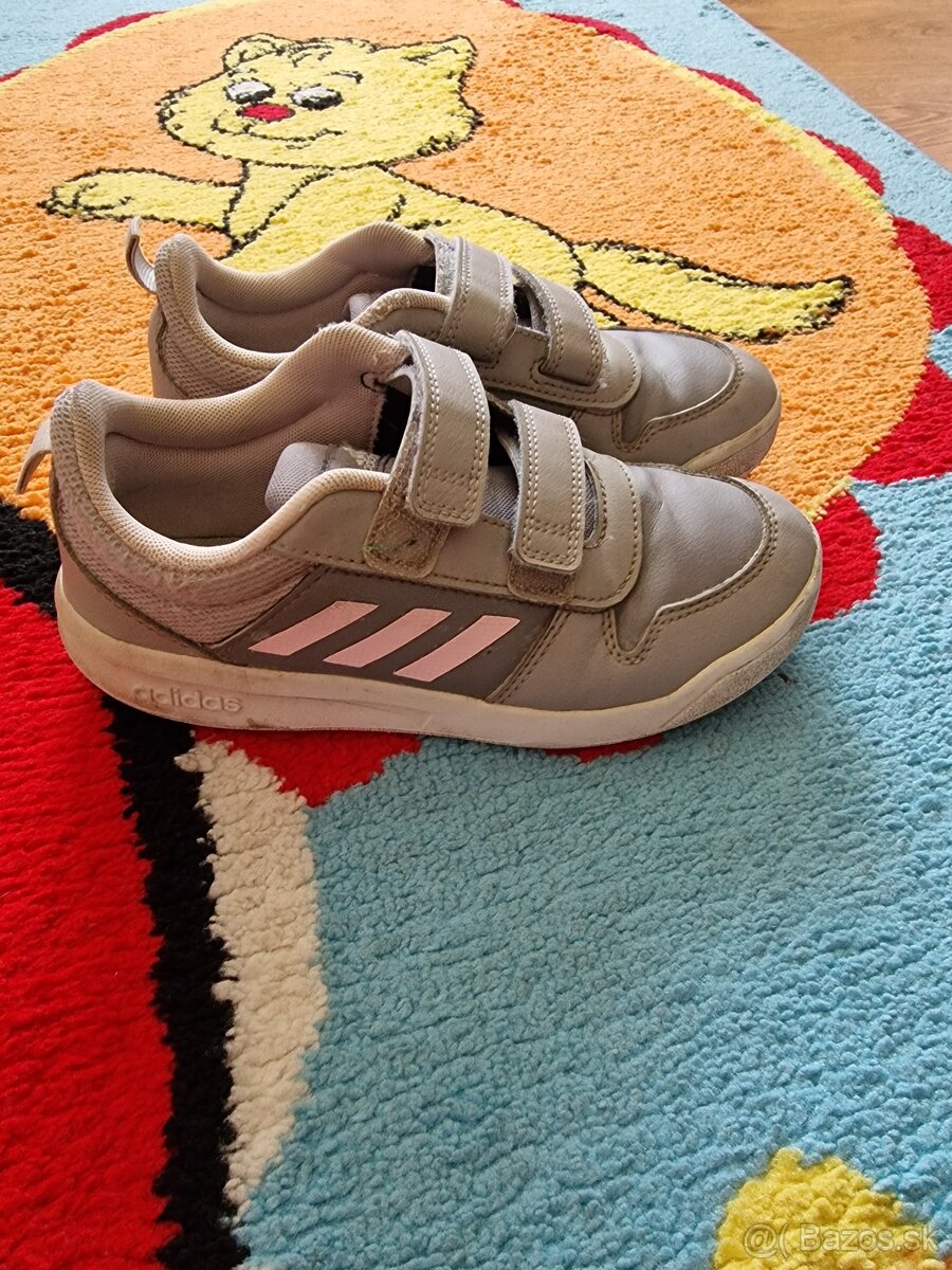 Tenisky adidas v. 32