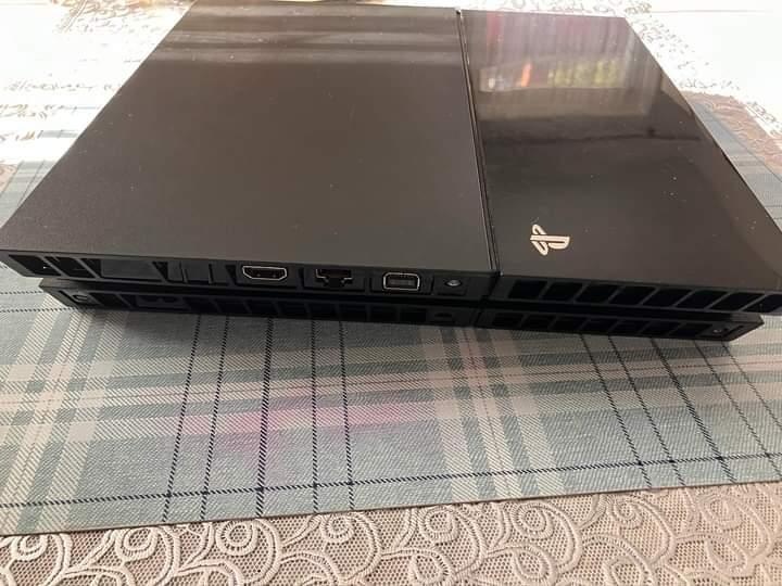 Playstation 4 na náhradné diely