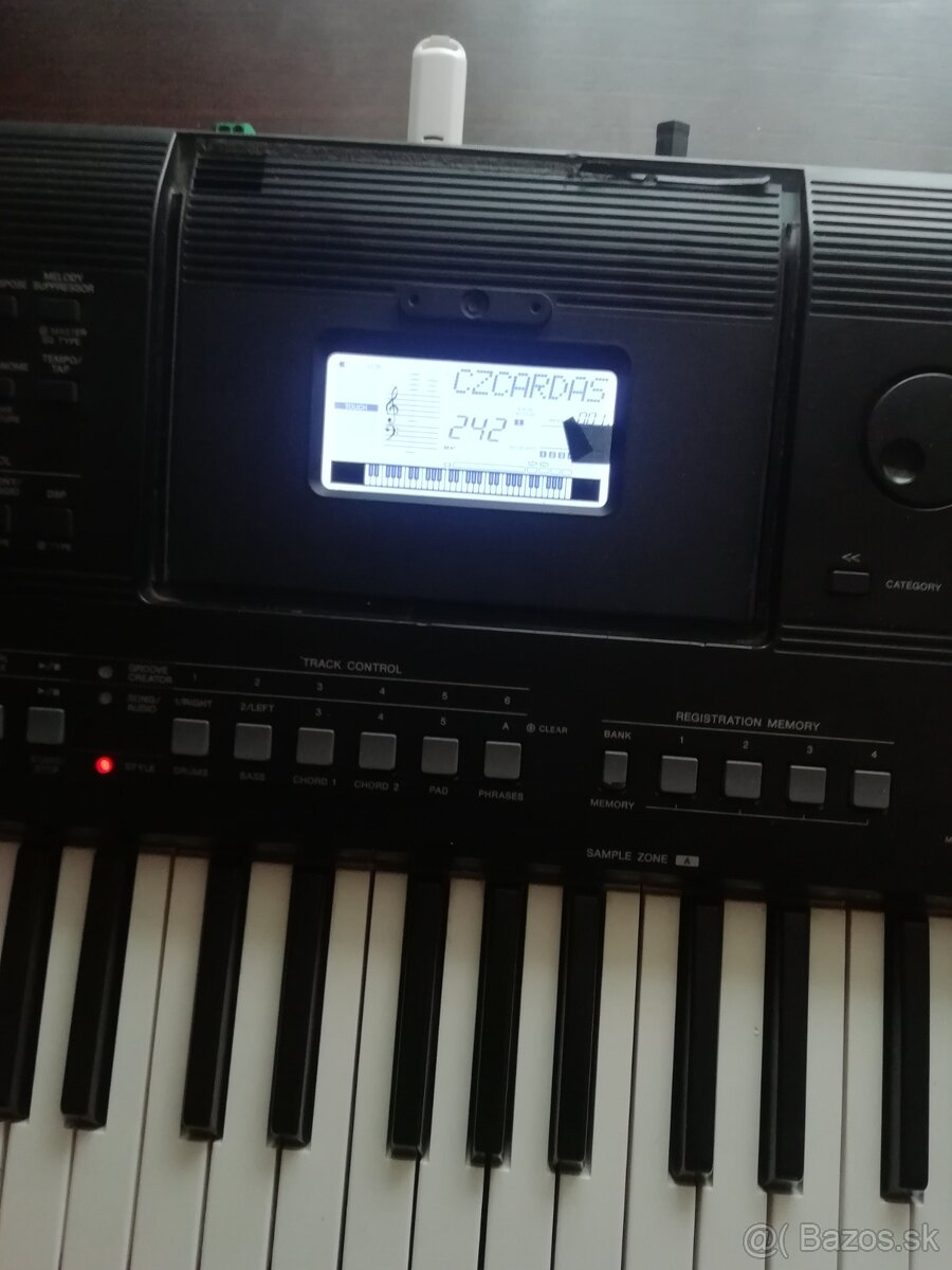 Yamaha psr e 463