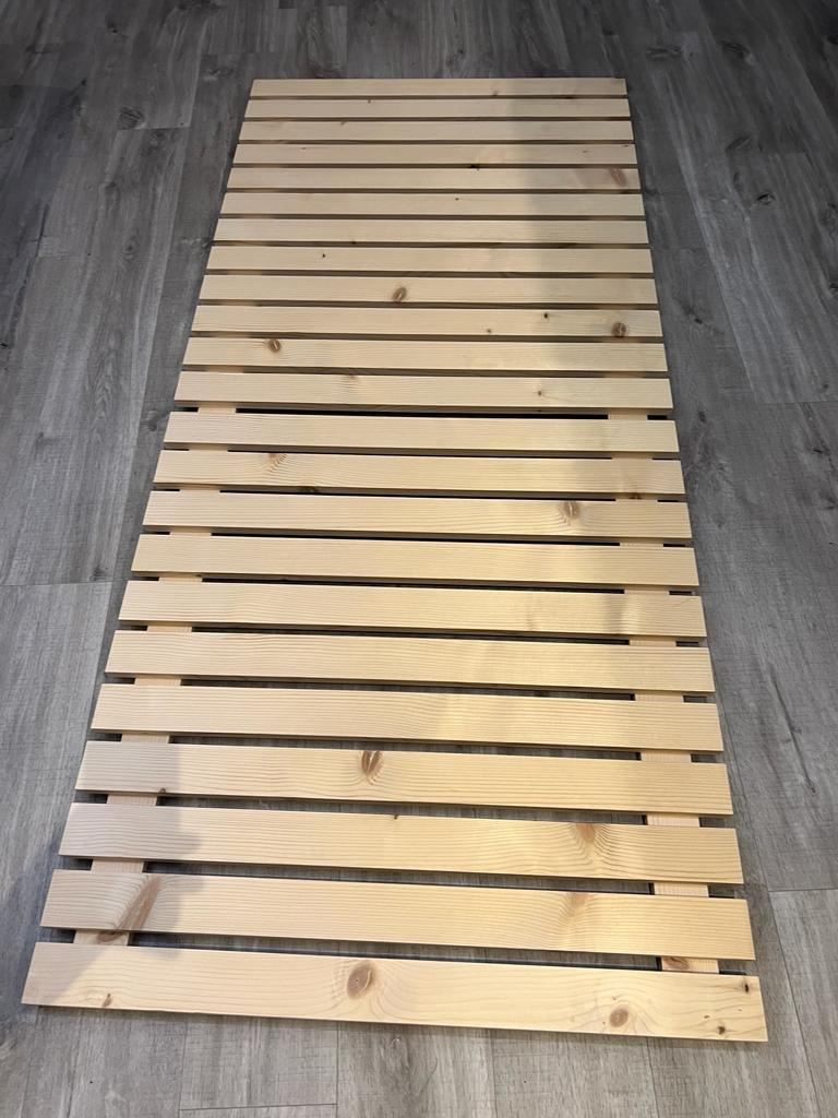 Predám takmer nový pevný rošt 90x200cm