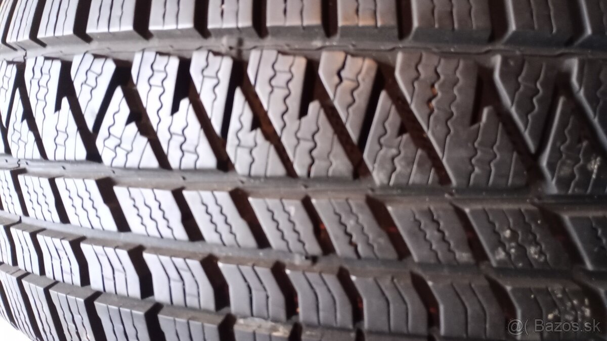 225/60 R17 zimné pneumatiky Kumho 2ks