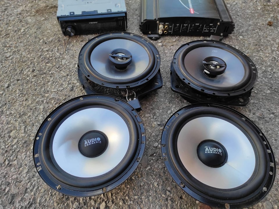 Audio set – Repráky, subwoofer, zosilňovač a rádio