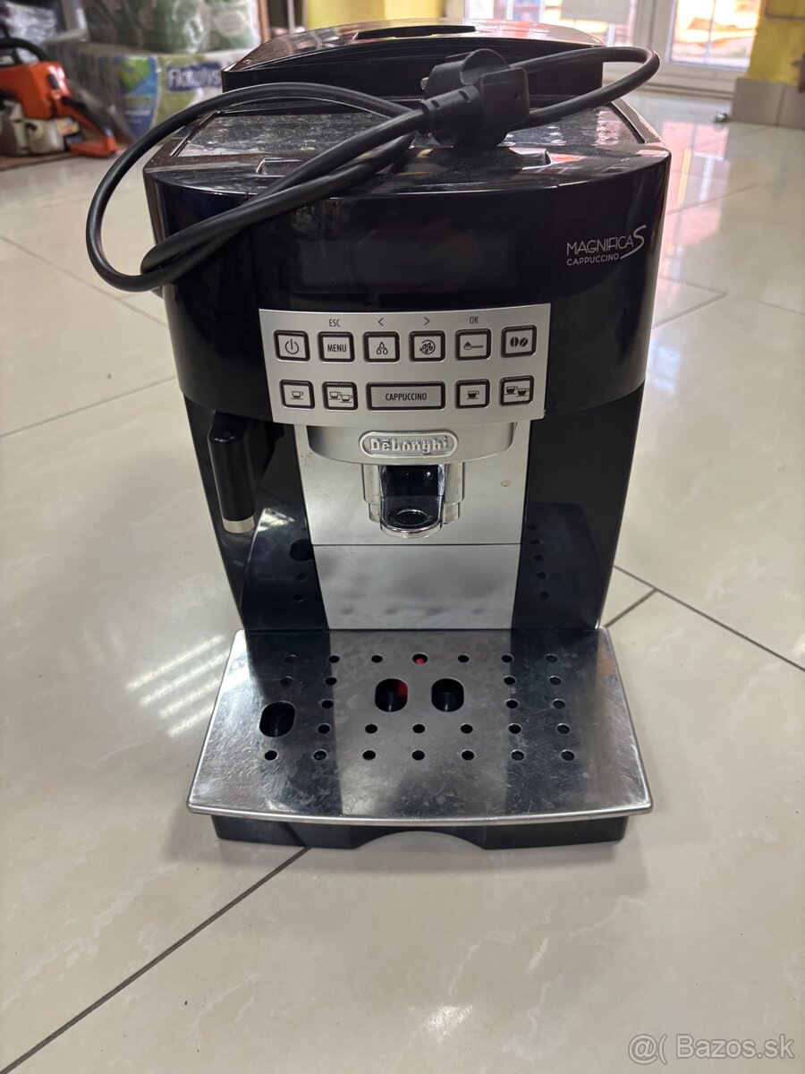 Predám kávovar De’Longhi Magnifica S Cappuccino