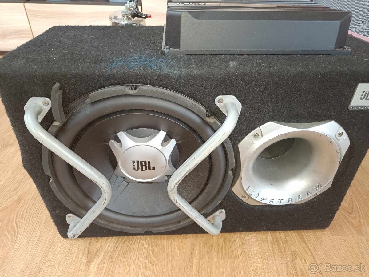 Subwoofer JBL GT SERIES + Zosilovač SONY 500W + Kapacitor