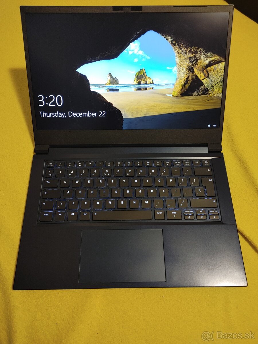 Schenker XMG Core 14" Intel I5 1135g7 500GB 16GB Nvidia 165