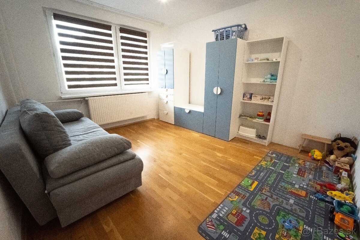 PREDAJ: JEDINEČNÝ 3 IZBOVÝ BYT 73,5 m2, KOMPLETNÁ REK., BANI