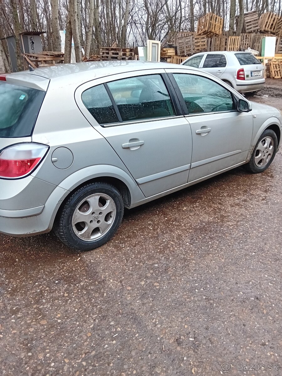 Opel Astra 1.6.77kw twinport 2004