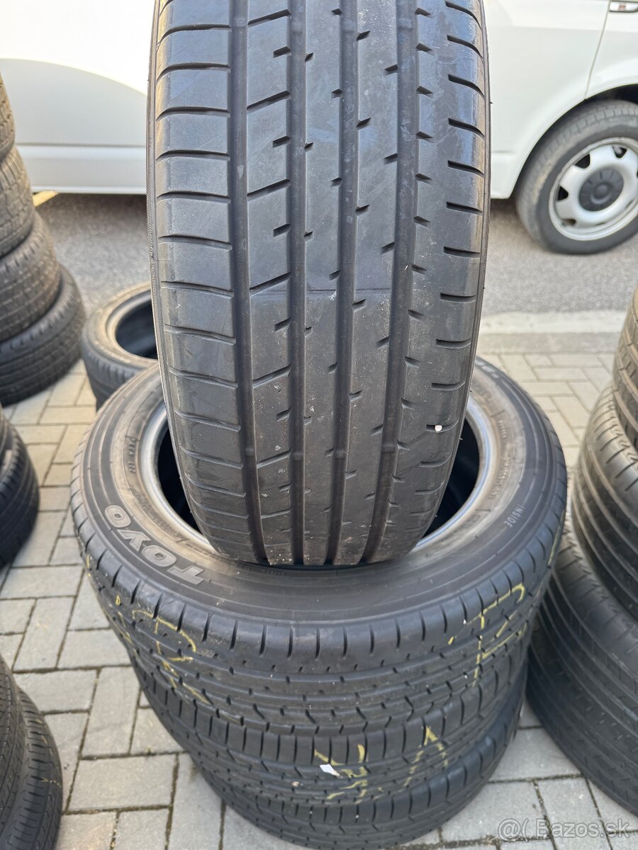 225/55R19 Toyo