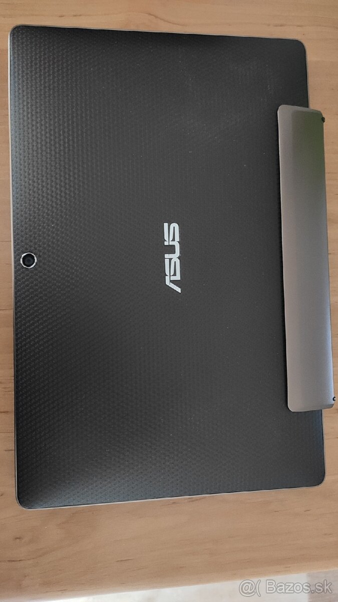 Predám Asus Transformers TF 101 +nabíjačka .