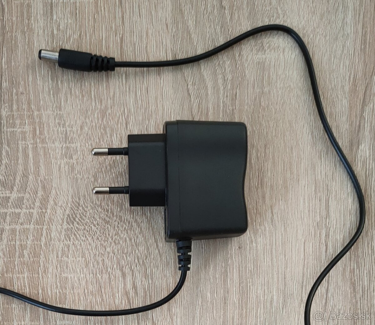 Napajaci adapter 12V 1A