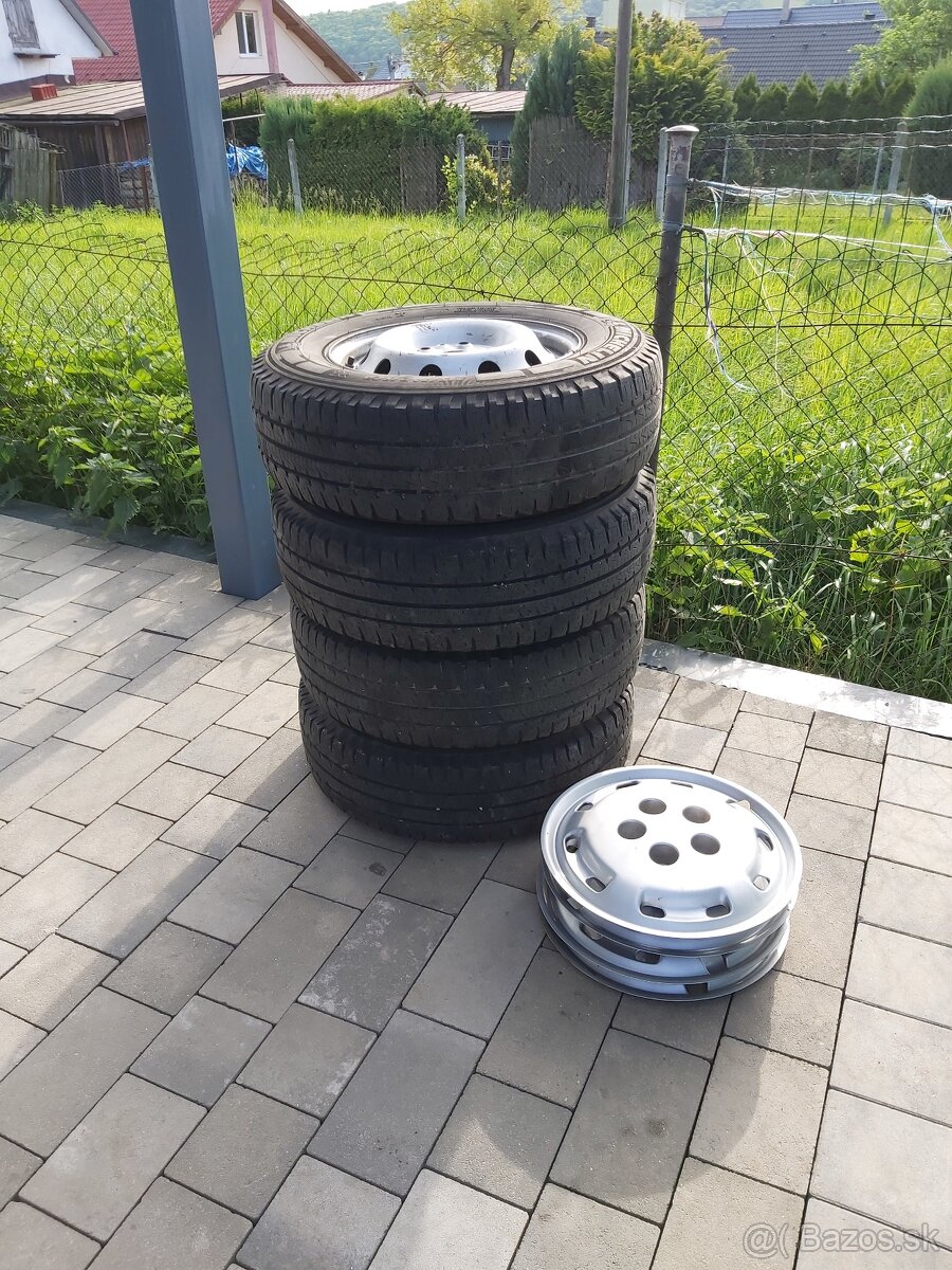 Celoročné pneumatiky s diskami Michelin 215/70 R15 CP