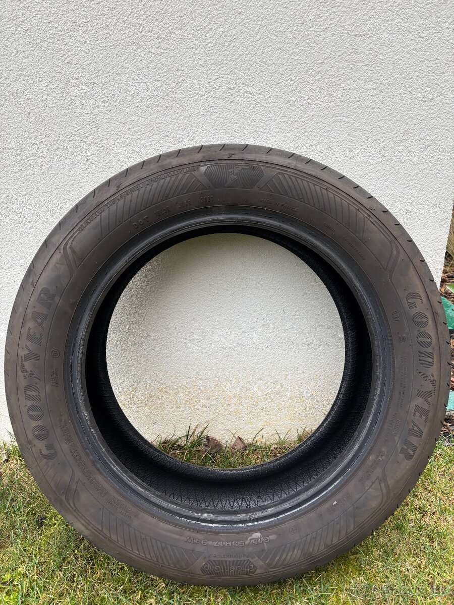 Letné pneu 215/55 R17 Goodyear 4 kusy