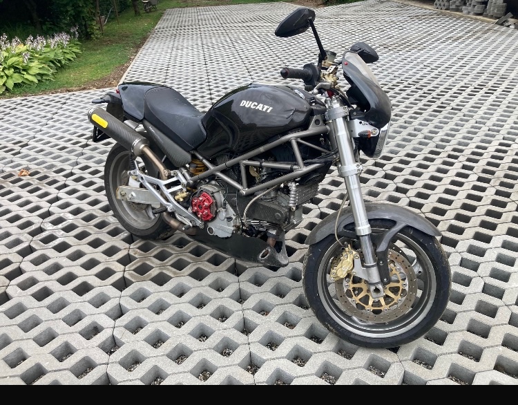 Ducati Monster 900