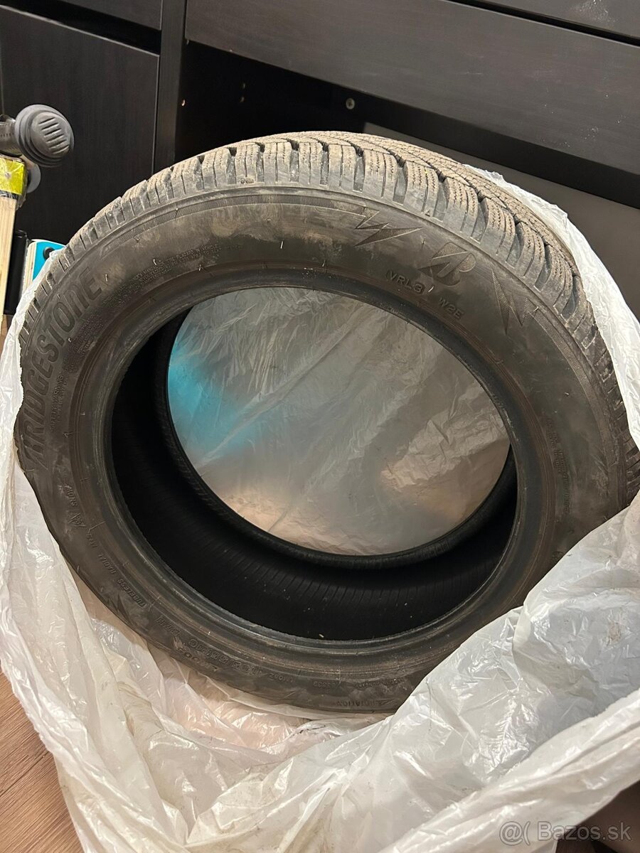 BRIDGESTONE BLIZZAK LM005 205/45 R16 Zimné pneumatiky