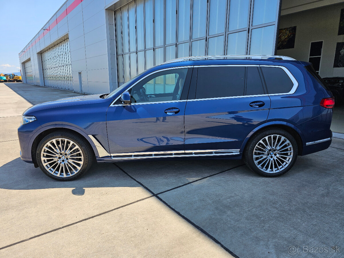 BMW X7 2022 4.0dA 250kw 29tis km 1.maj. ČR