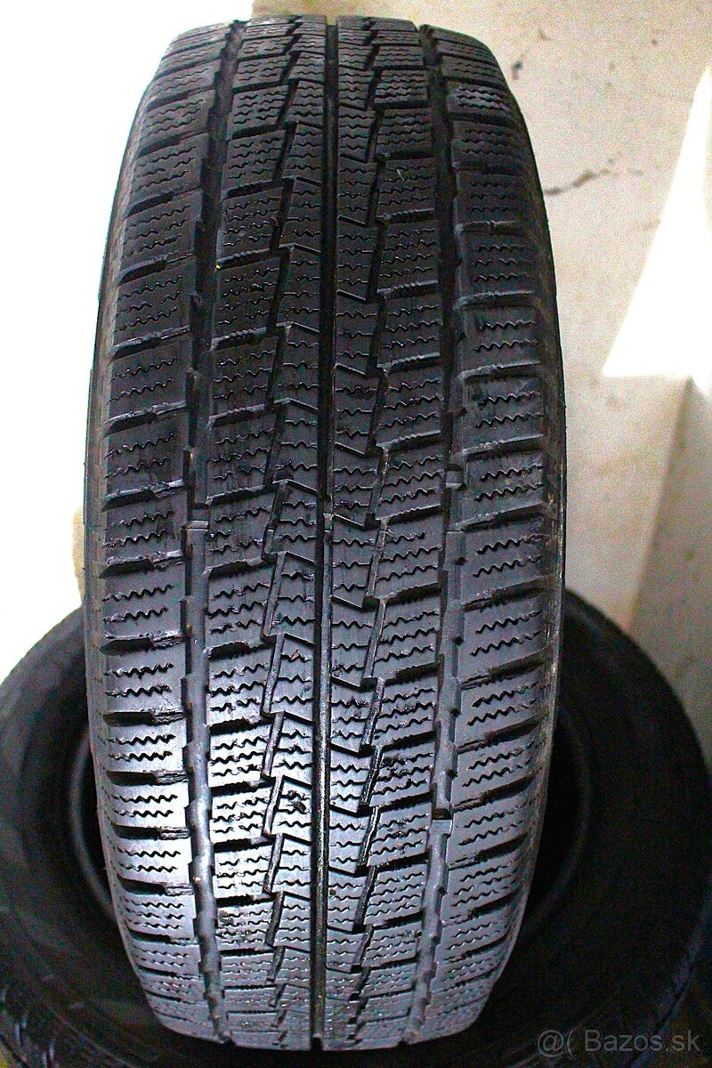 HANKOOK..6-7MM..ZIMNA..SADA...215/60 r17c../Záťažové/..6-7MM