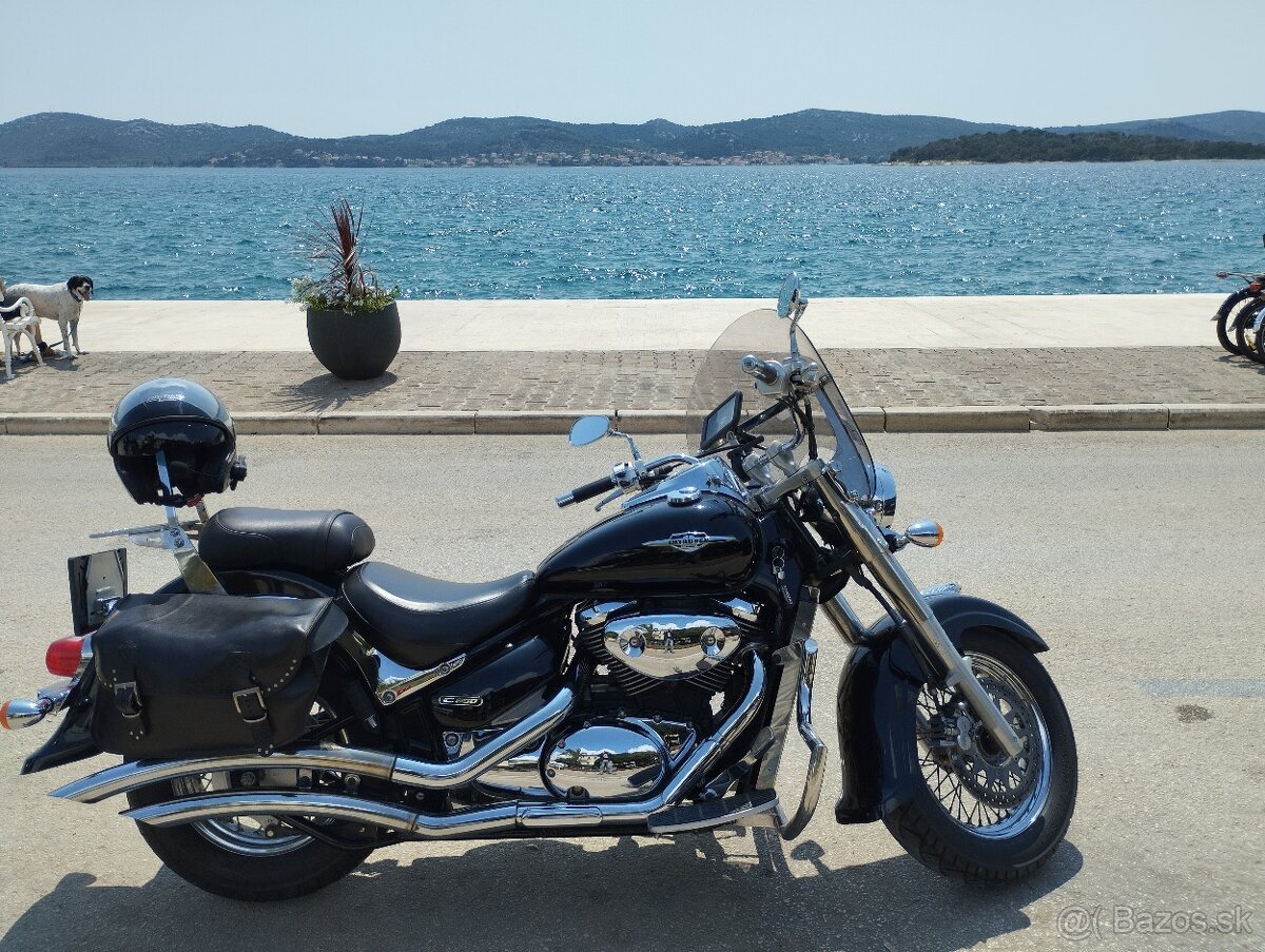 Suzuki Intruder C800