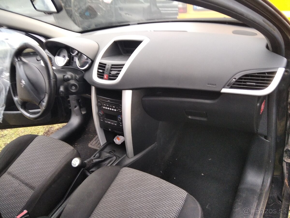 PEUGEOT 207 PALUBNÁ DOSKA+AIRBAGY