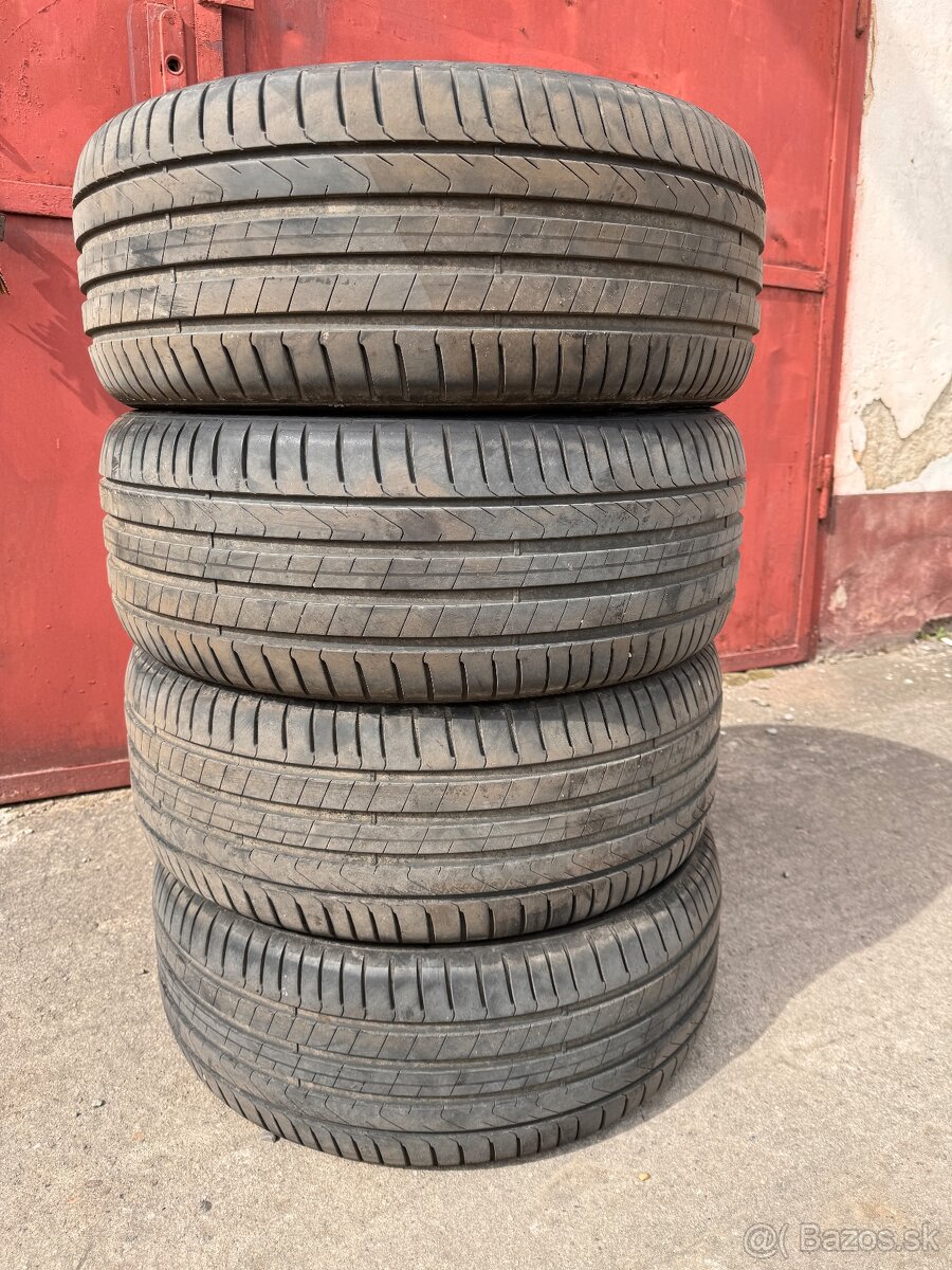 255/45 R19 Pirelli Scorpion