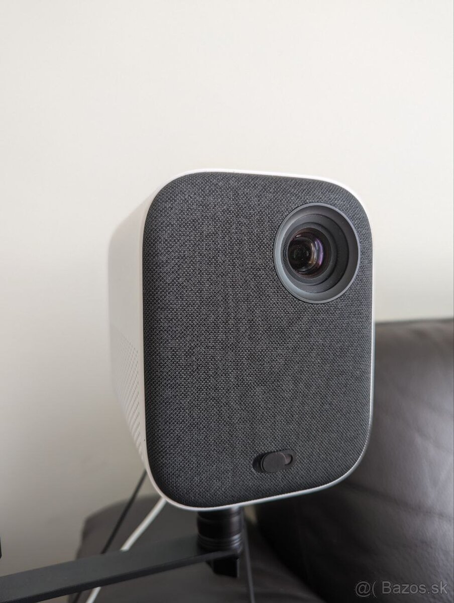 Xiaomi Mi Smart Compact Projector