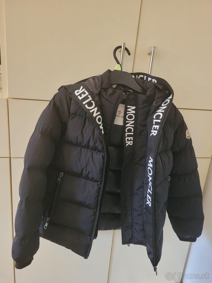 Predám zimnú detsku bundu Moncler