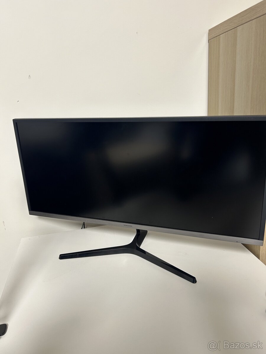 Herný Full HD monitor Samsung 34”