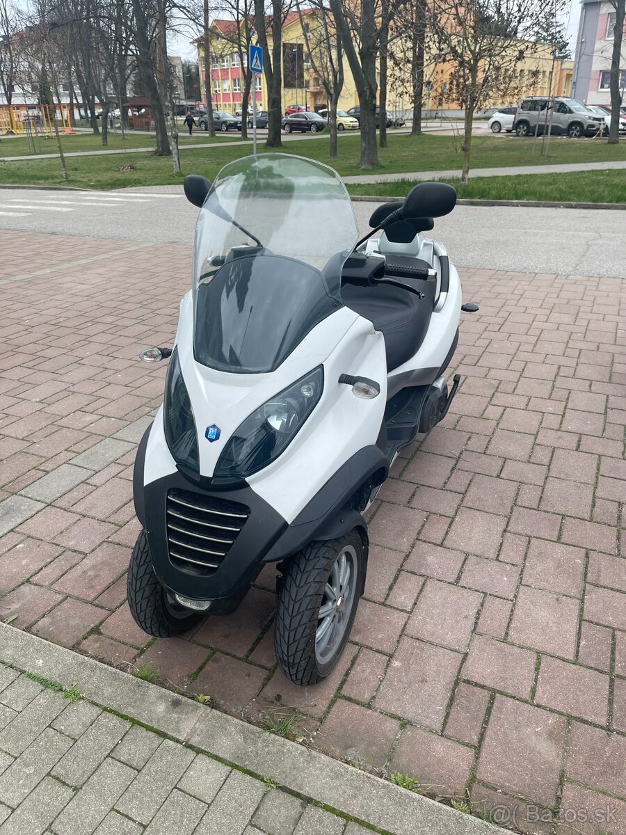 Piaggio MP3