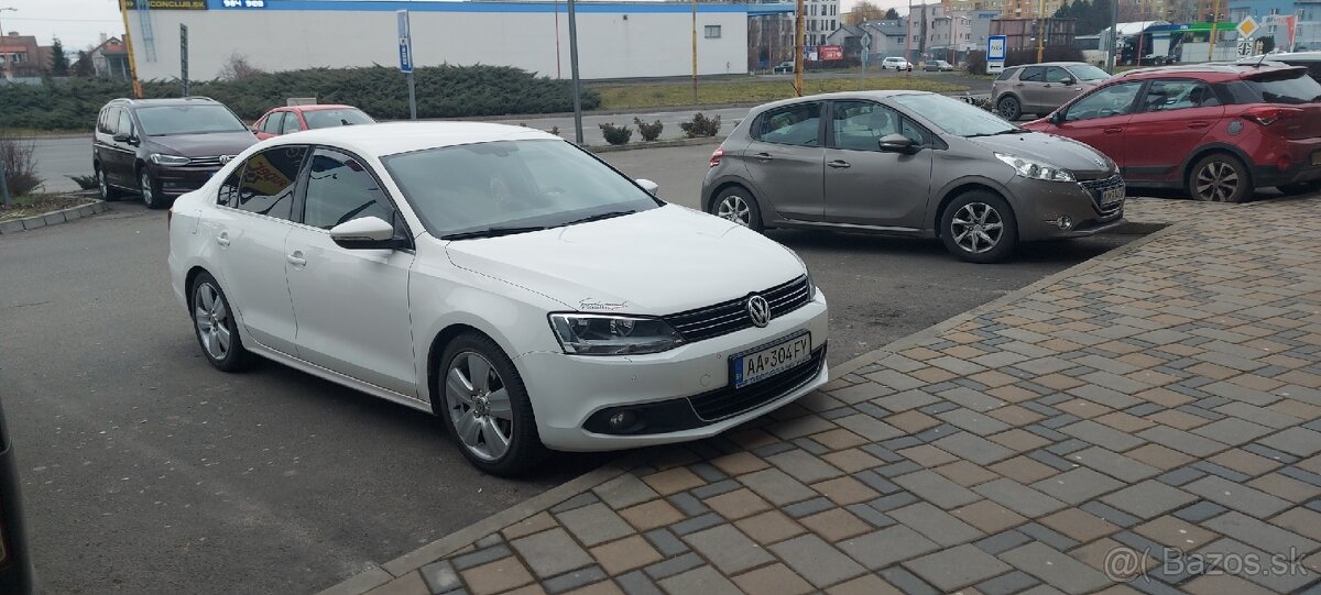 Wolsvagen Jetta 1.6 tdi 77kw dsg 7 stupňová