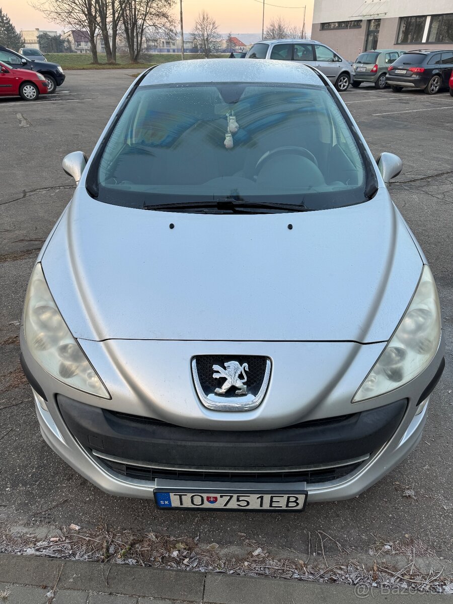 Peugeot 308,1.4 benzín 70kw,2008