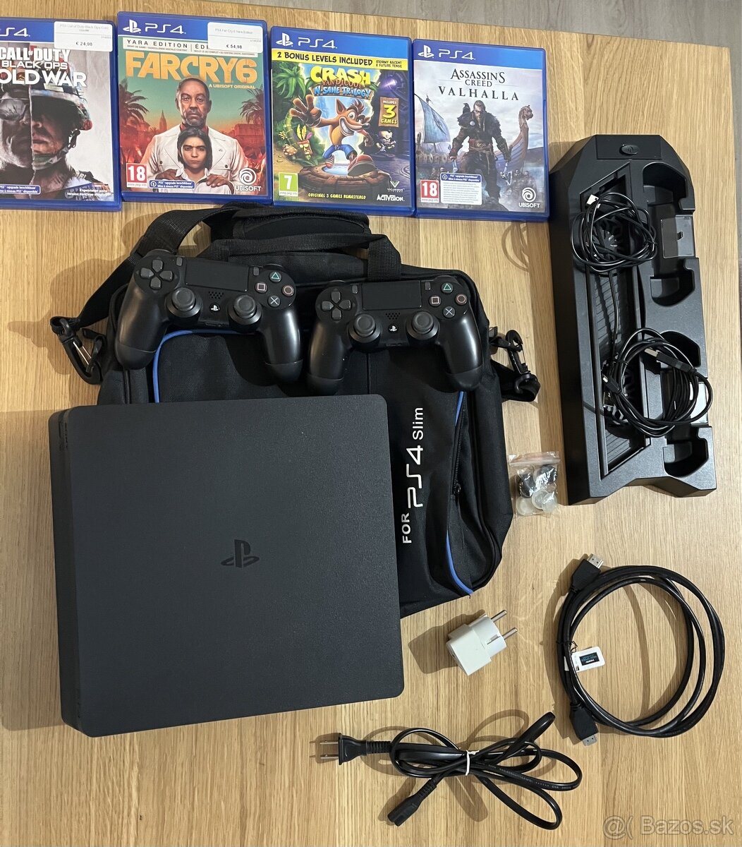 PS4 Slim 1TB + výbava a hry