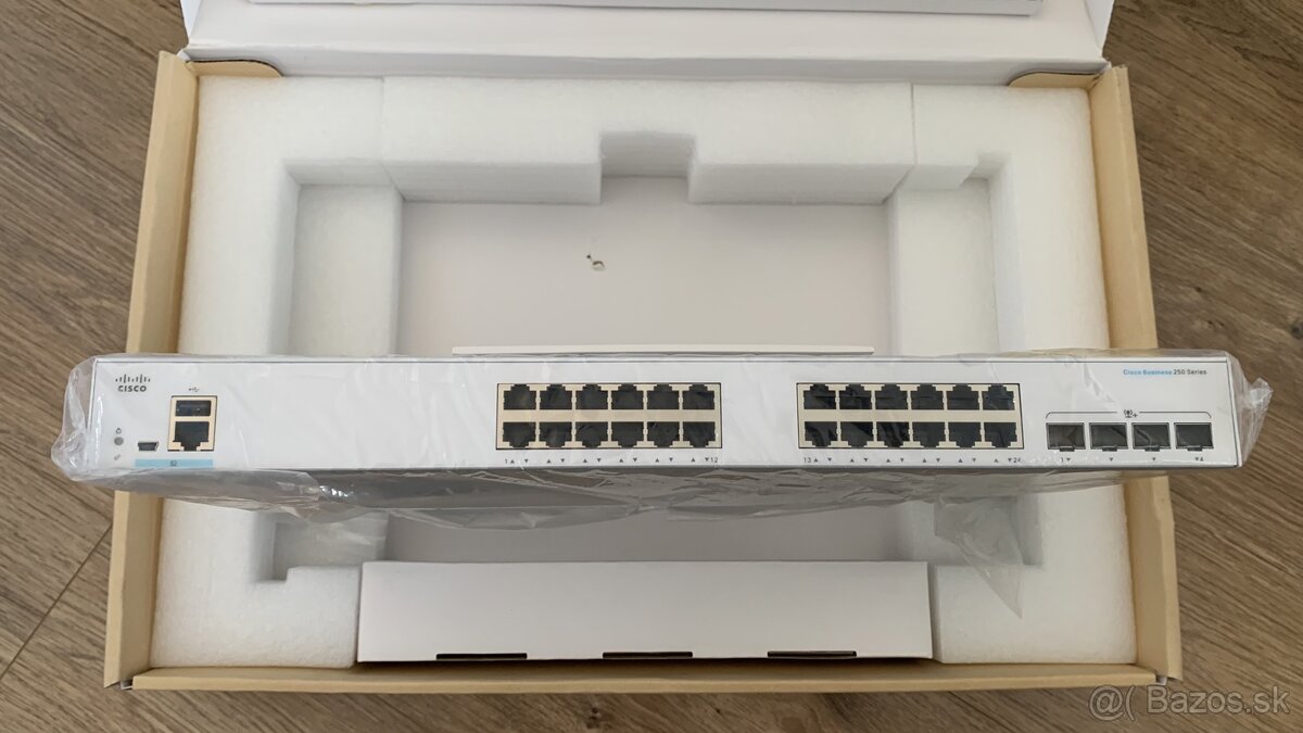 CISCO switch CBS250-24T-4X