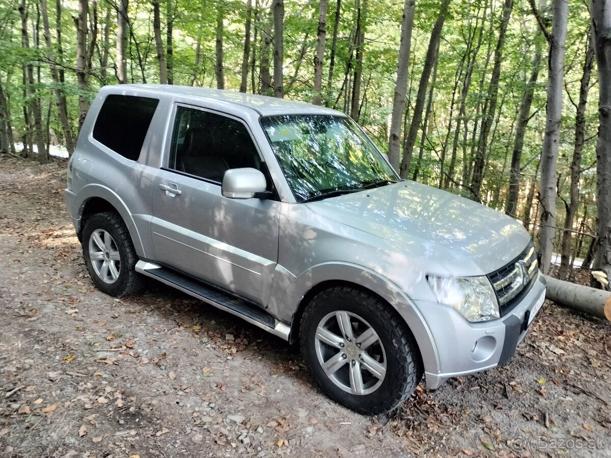 Mitsubishi Pajero 3.2 DiD 147KW AT/5  4x4 Uzávierka