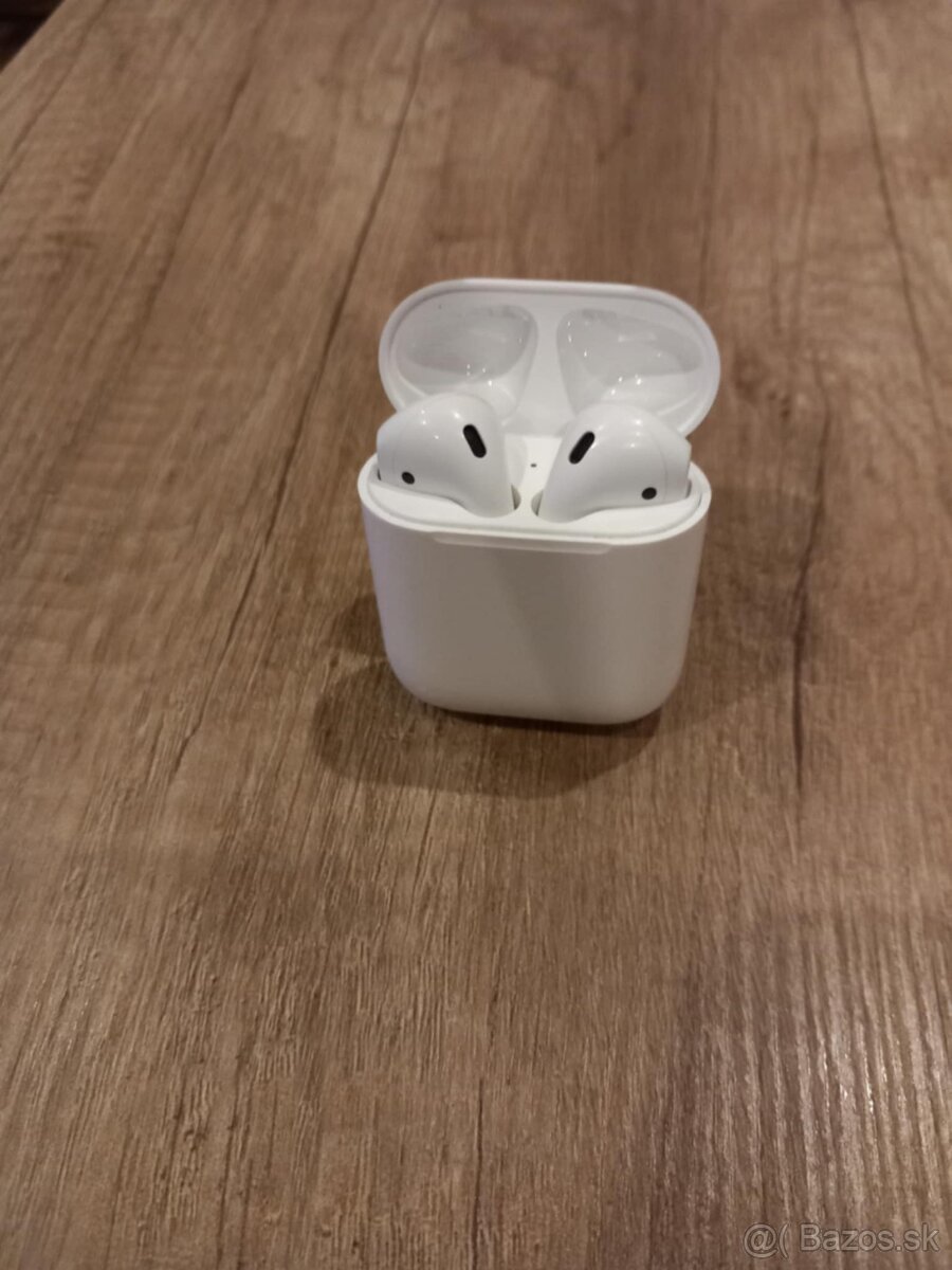 Apple AirPods 2. generácie