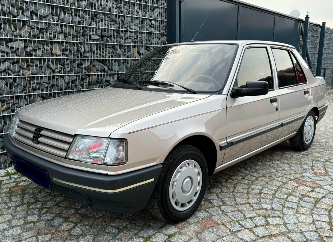 Peugeot 309 Automat Rok 1989 najeto 10 TKM