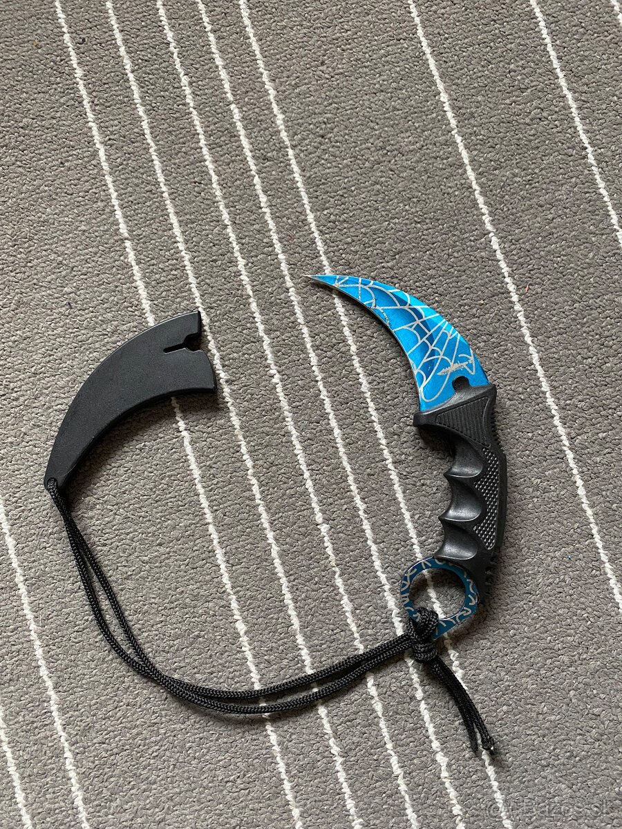 Karambit nôž