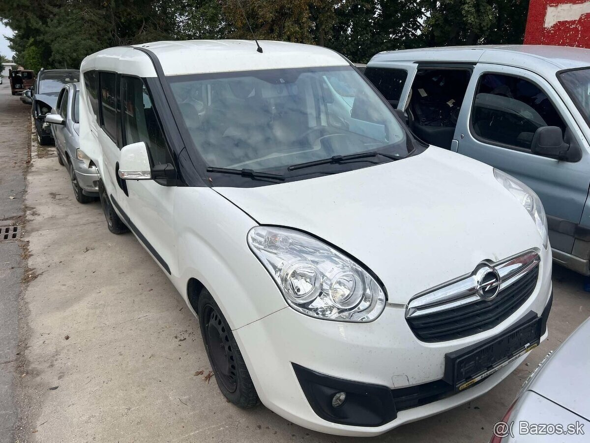 OPEL COMBO 1.6 CDTI 2017 88 kW predám KAPOTA, NÁRAZNÍK SVETL