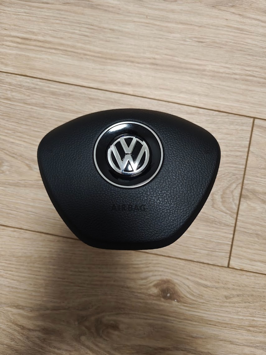 VW Passat B8 airbag