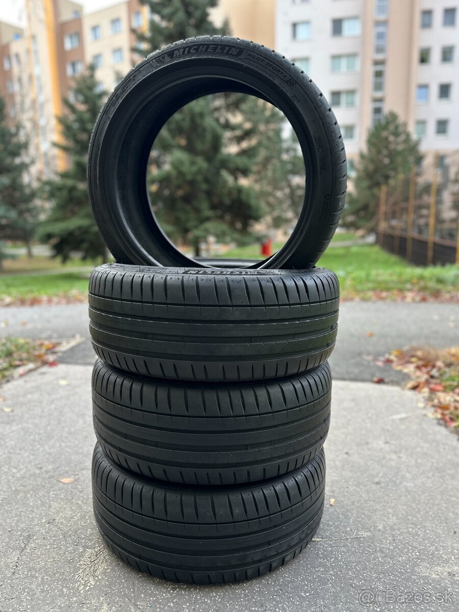 Michelin Pilot Sport 4 225/40 R18 92Y