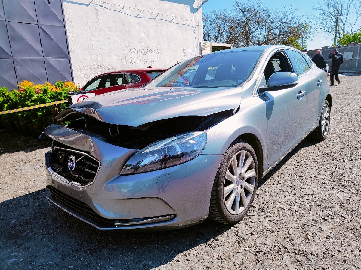 Volvo V40 D3 110kw - Náhradní díly