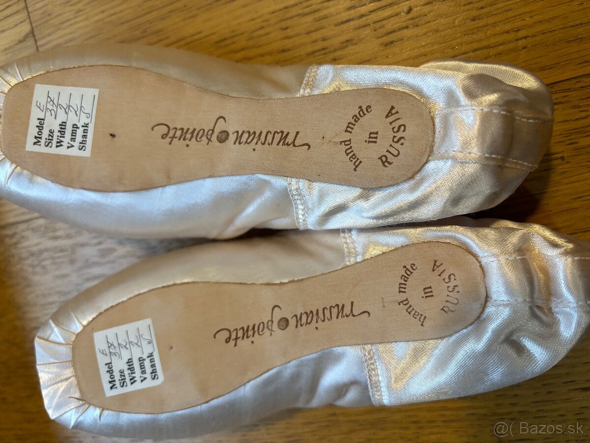 Pointe shoes for ballet NEW