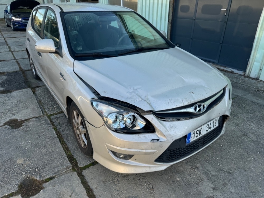 HYUNDAI I30 1,6 CRDI,66 KW,ROK 2010,NAJ 205 TKM,KLIMA,DOHODA