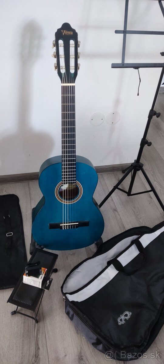 Gitara Valencia s príslušenstvom