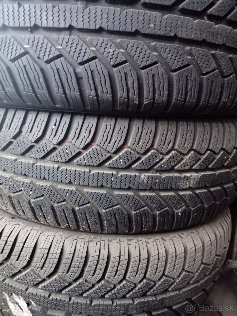 215/65 R17 zimné pneumatiky semperit