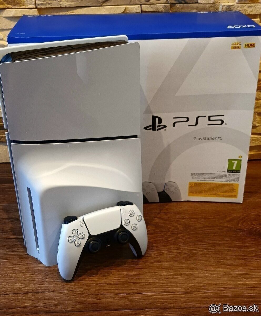 Playstation 5 Slim s mechanikou.