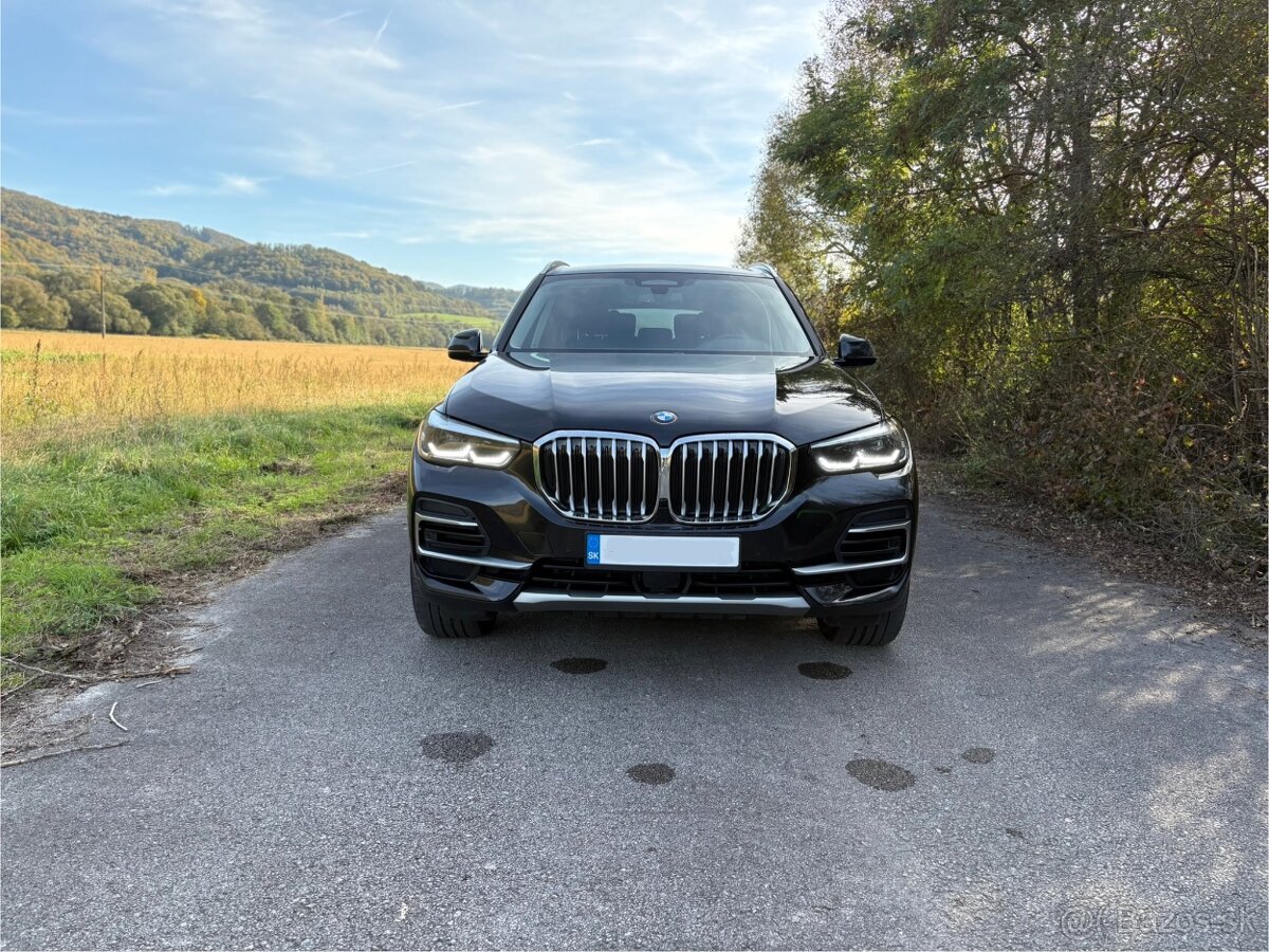 BMW X5 3,0D, r.2023 TOP výbava, 51 138€ bez DPH, 7 miest