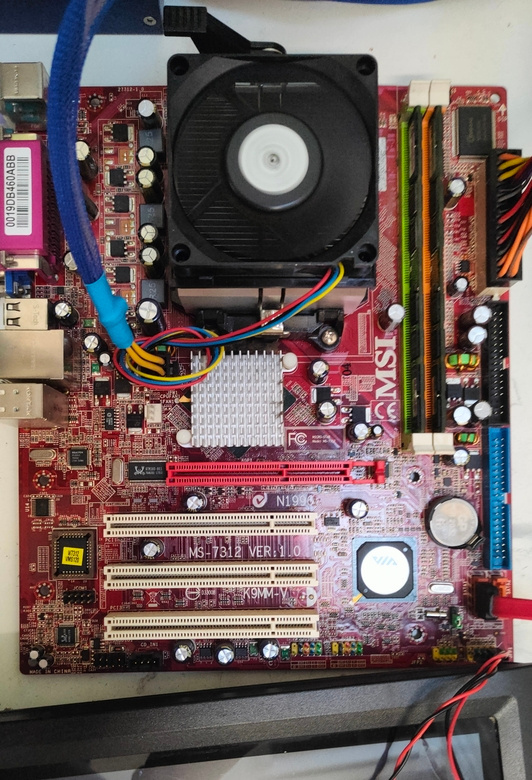 MSI K9MM-V (AMD AM2, AGP, DDR2)