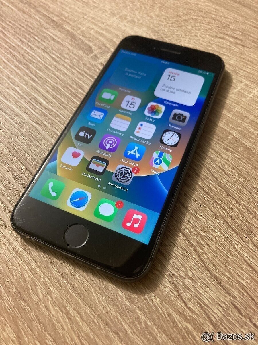 iPhone 8 / 256GB škrabance na displeji