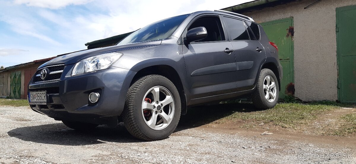 Predam toyota rav4.r.v.2010 d4d 2,2 110kw